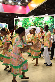 Troupe Nationale des Seychelles auf dem Stand der Sychellen in Halle A 4 an jedem Tag (©Foto: Martin Schmitz)